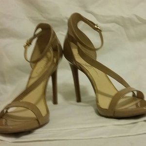 Women's high heel shoes